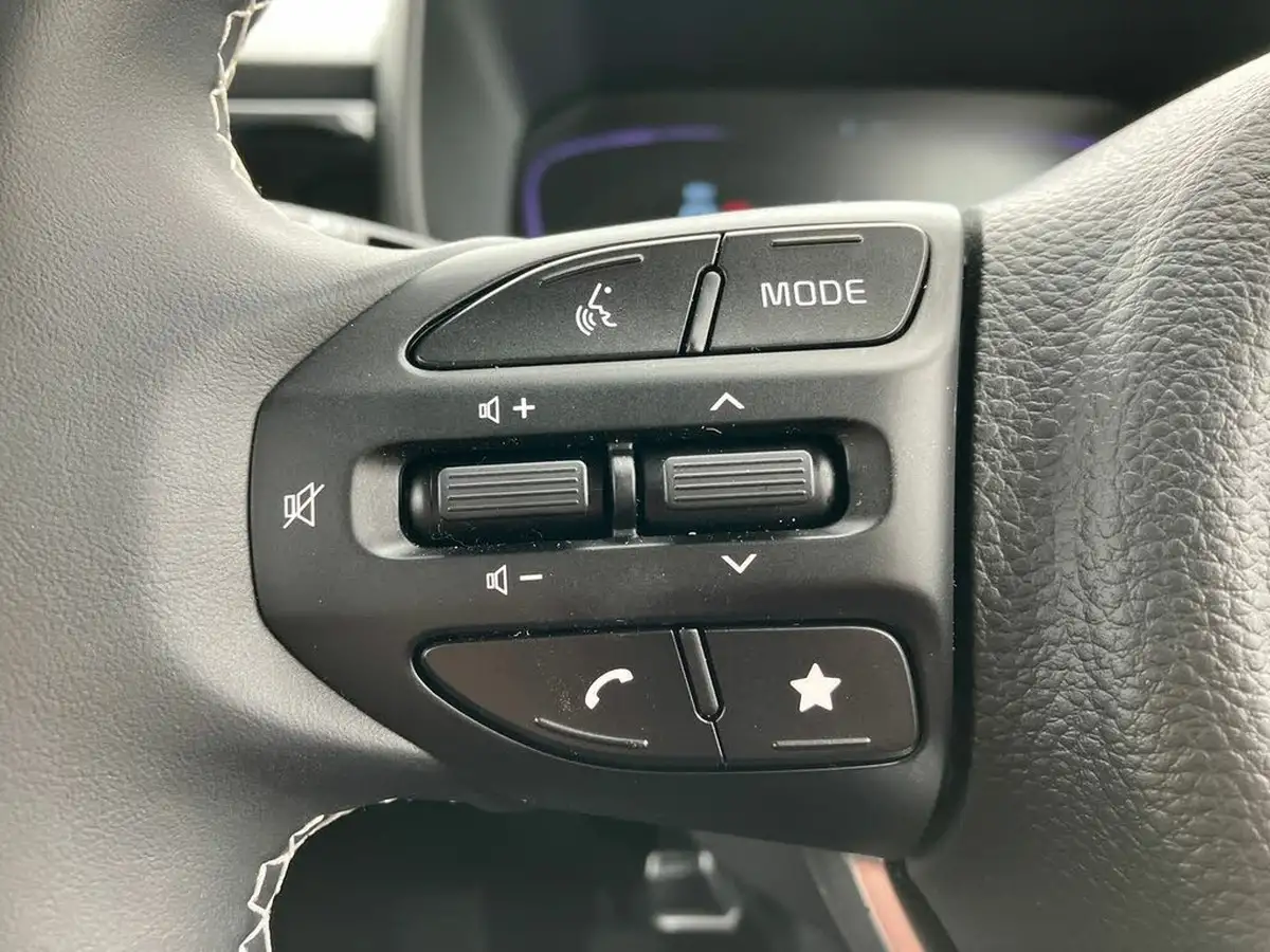 2025-kia-picanto-10-2-big-15