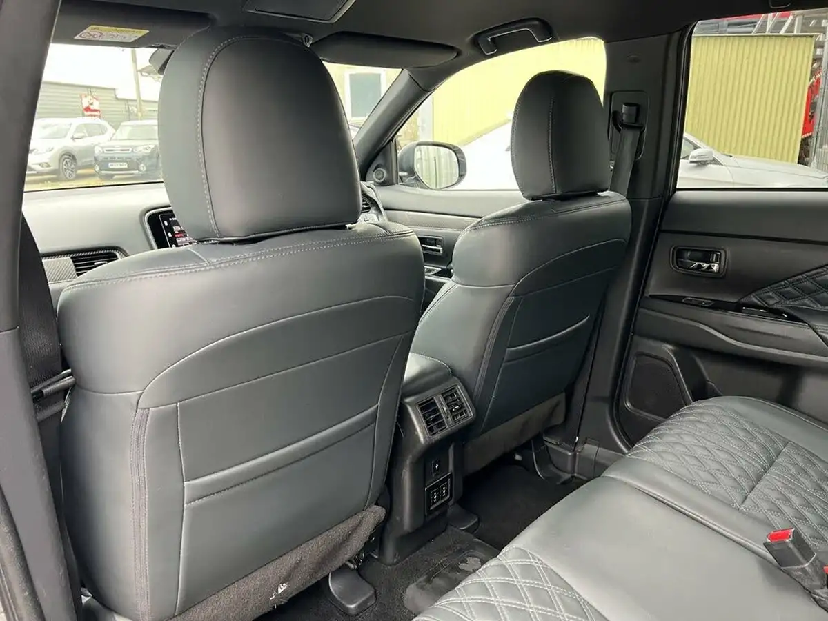 2018-mitsubishi-outlander-24-5h-phev-big-27