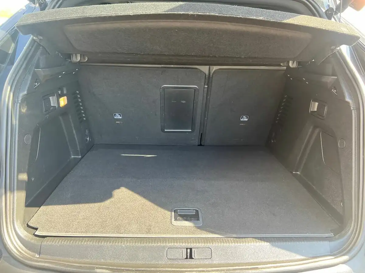 2022-peugeot-3008-suv-16-puretech-gt-premium-225bhp-hybrid-e-eat8-big-19