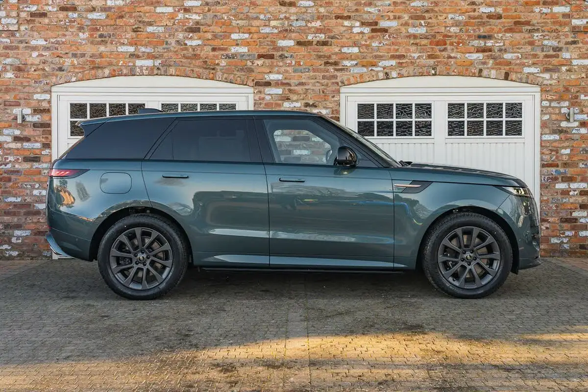 2023-land-rover-range-rover-sport-30-p440e-dynamic-se-big-14