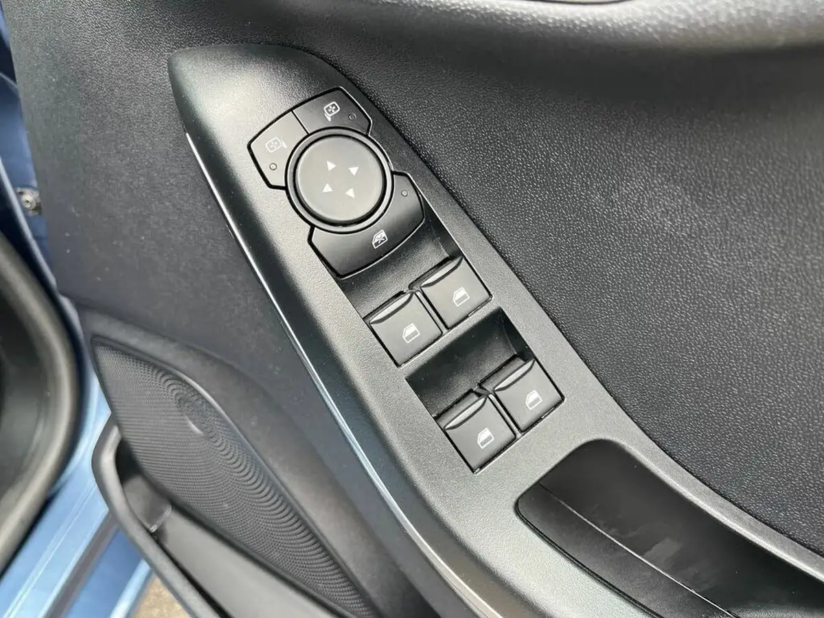 2023-ford-fiesta-10t-titanium-125ps-hybrid-mhev-big-20