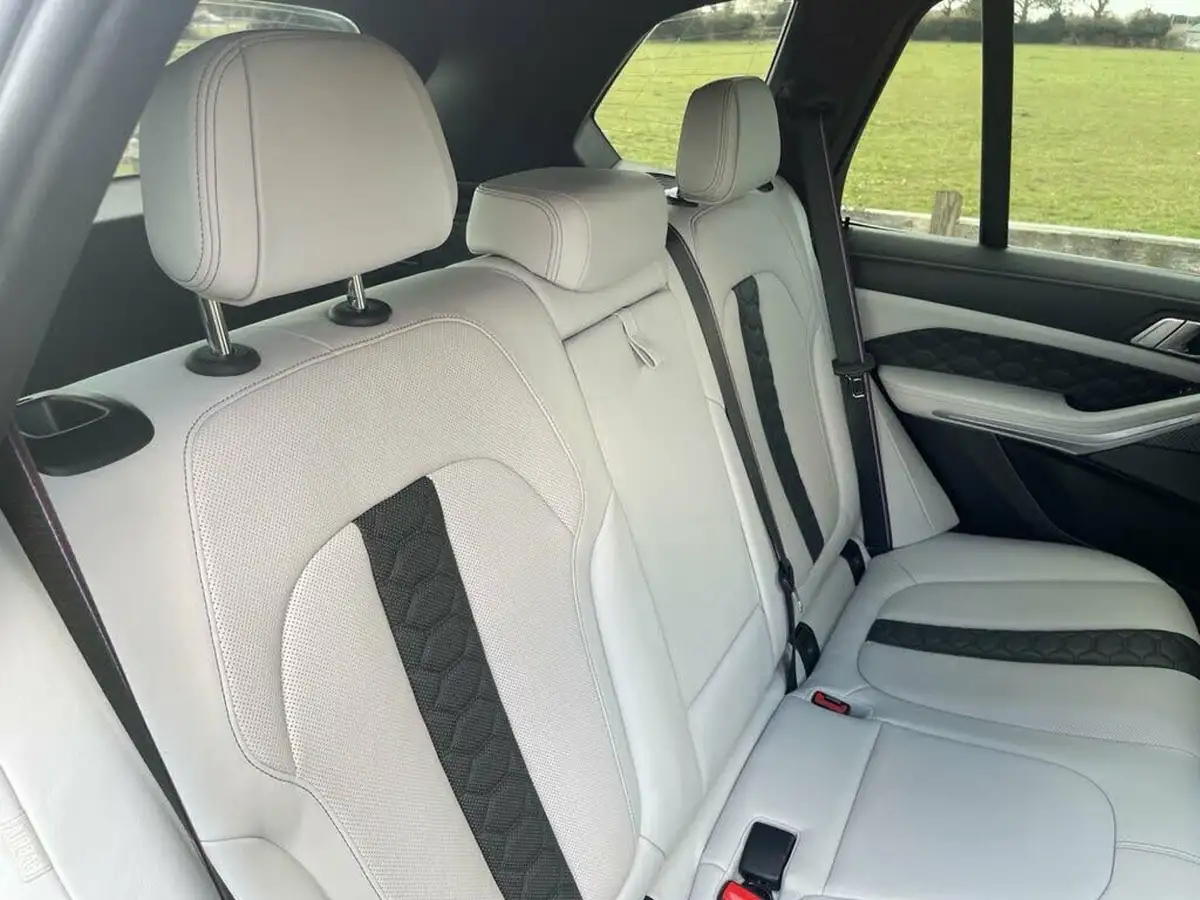 2020-bmw-x5-44-m-competition-big-28