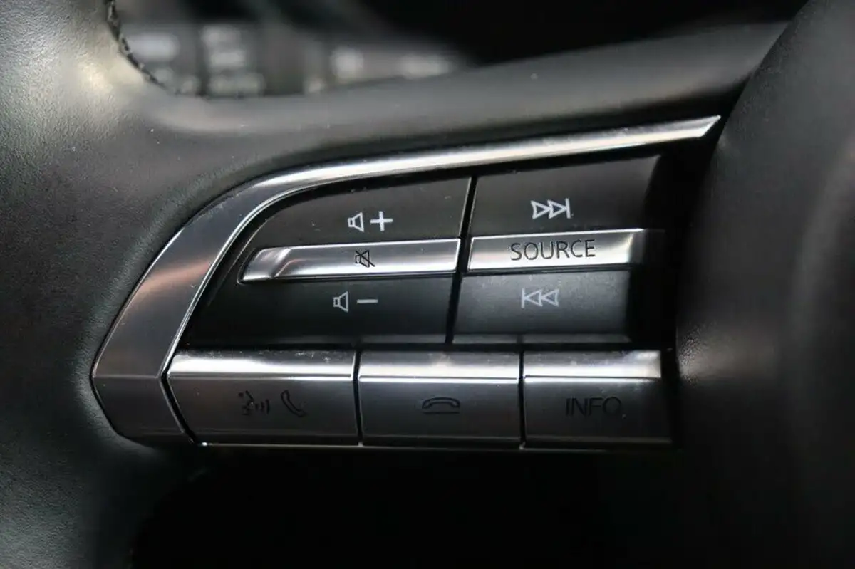 2022-mazda-mx-30-e-se-l-lux-big-21