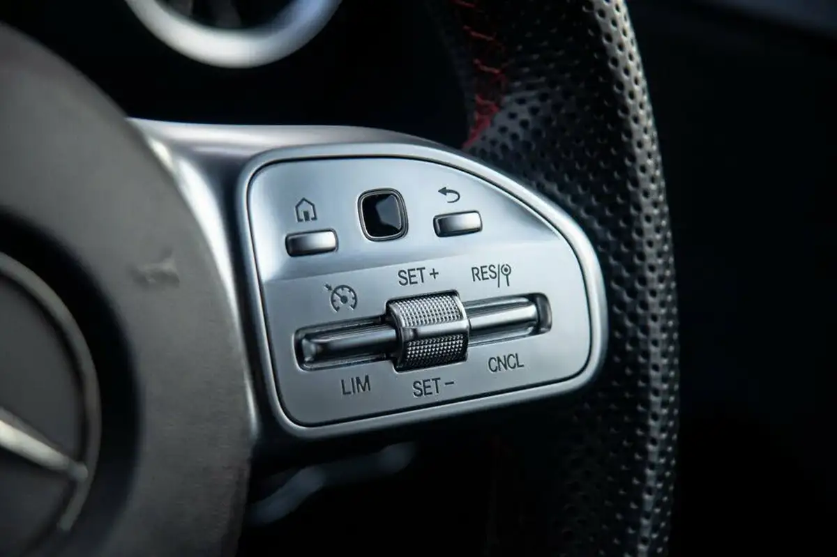 2020-mercedes-benz-a-class-13-a200-amg-line-hatchback-5d-big-12