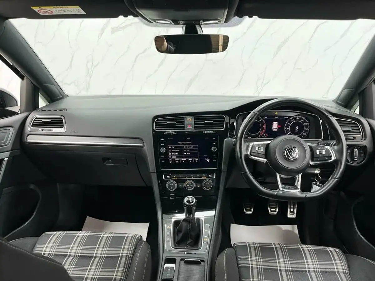 2018-volkswagen-golf-20tdi-gtd-hatchback-5d-big-29