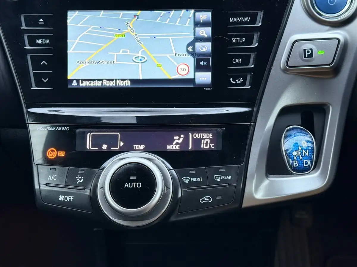 2019-toyota-prius-18-vvt-i-excel-big-26