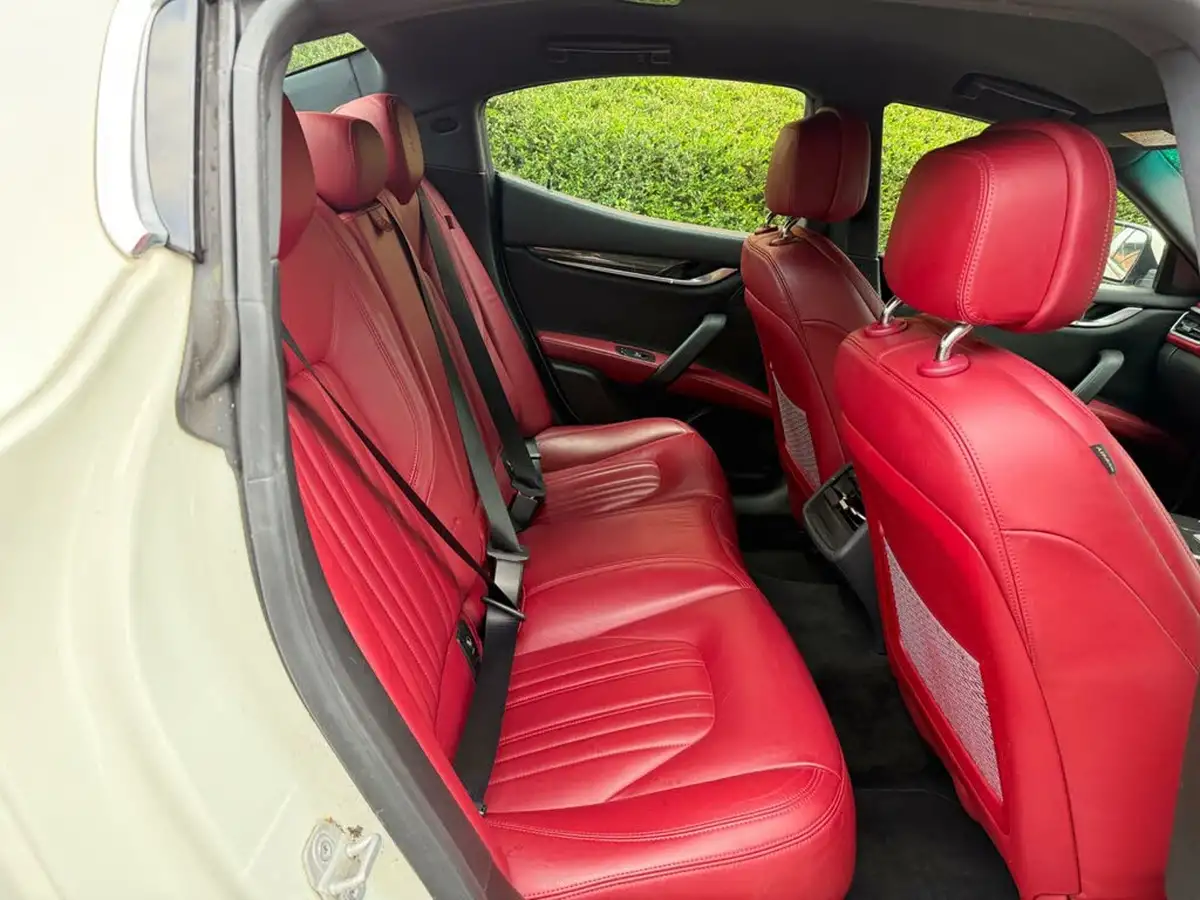 2015-maserati-ghibli-30-big-30