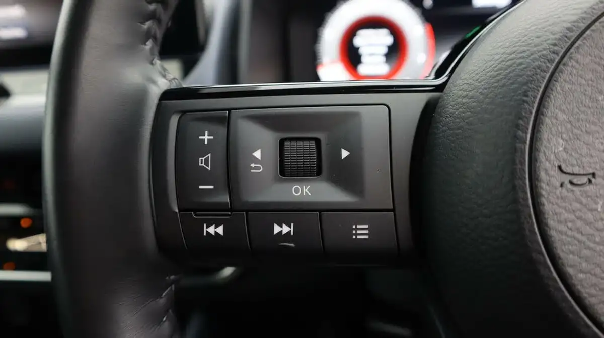 2022-nissan-qashqai-13-dig-t-tekna-big-23