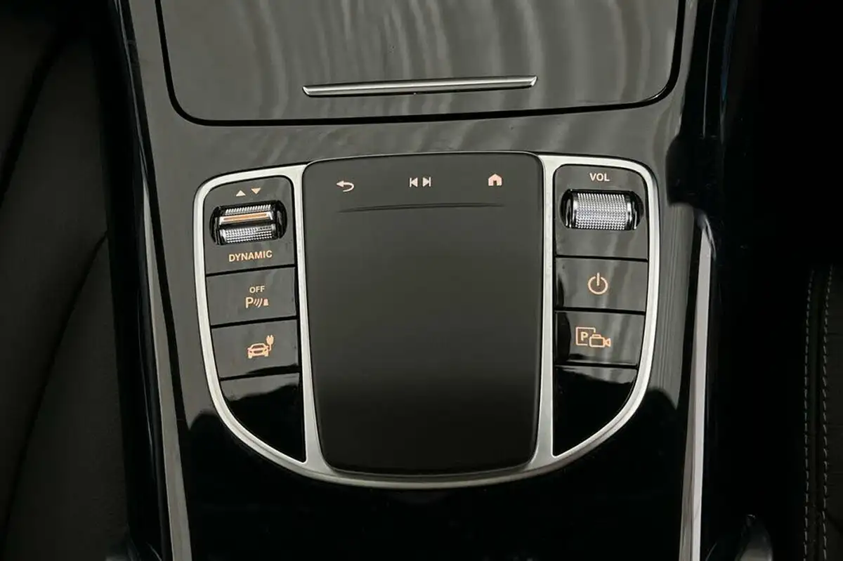 2021-mercedes-benz-eqc-e-eqc-400-amg-line-premium-big-32