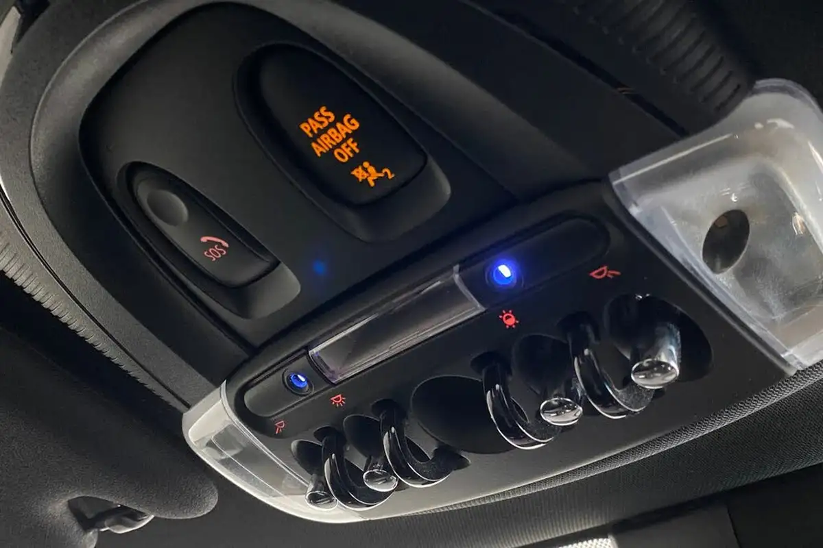 2023-mini-cooper-e-cooper-s-multitone-edition-big-36