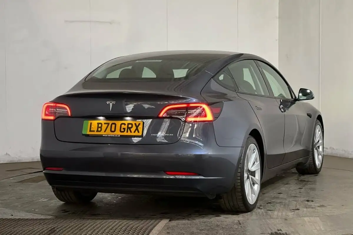 2020-tesla-model-3-e-long-range-big-16