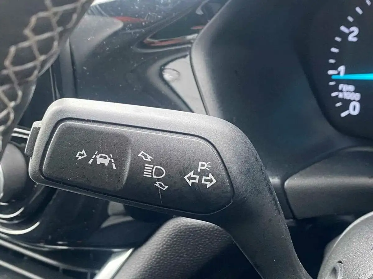 2019-ford-fiesta-10t-zetec-5d-big-22