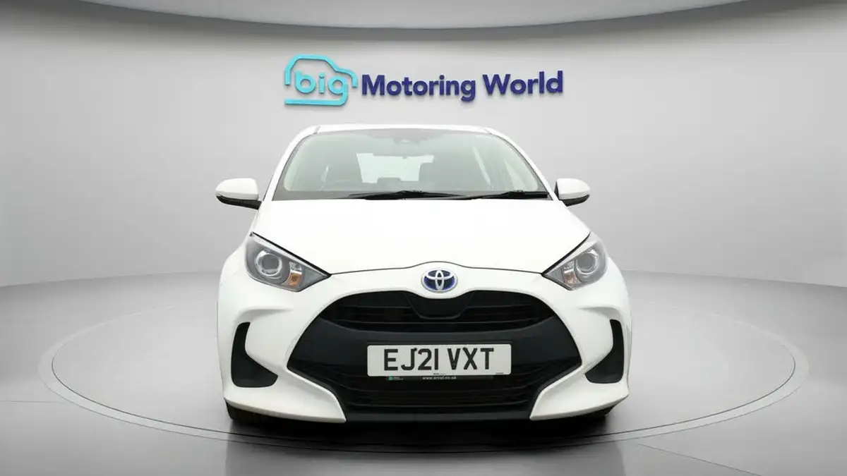 2021-toyota-yaris-15-vvt-i-icon-114bhp-hybrid-1490cc-e-cvt-big-1
