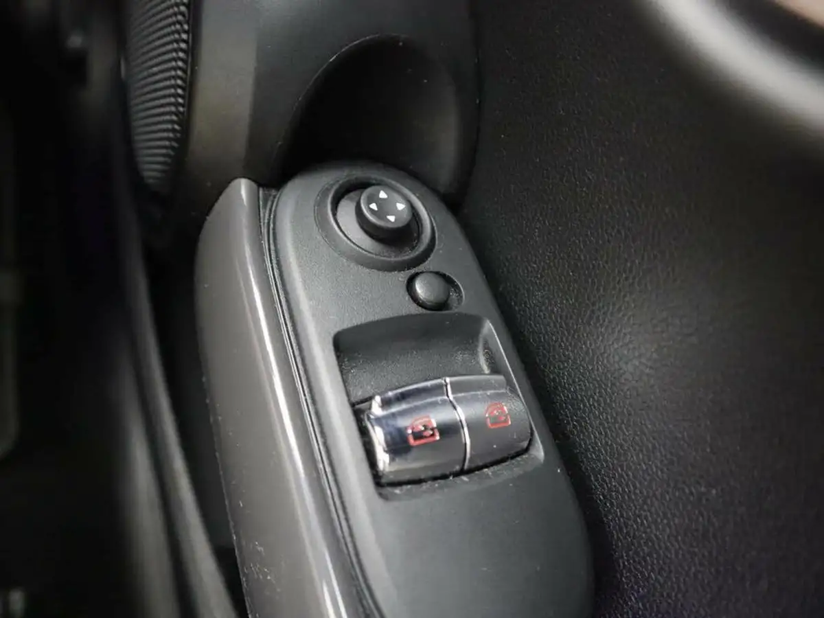 2019-mini-cooper-15-cooper-classic-hatchback-3d-auto-big-26