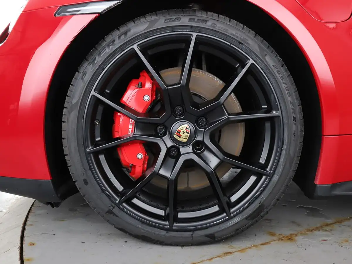 2023-porsche-taycan-e-gts-big-2