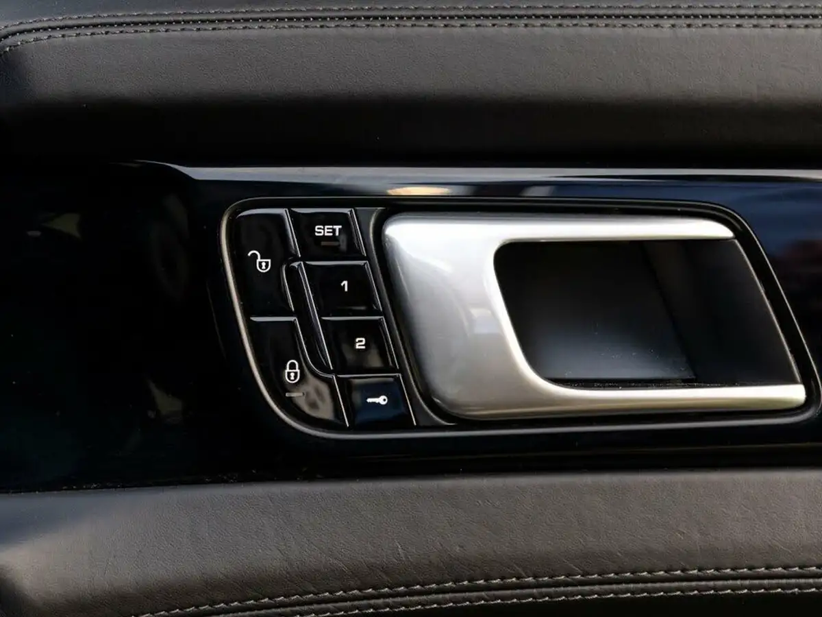 2018-porsche-panamera-29-v6-4-e-hybrid-sport-turismo-big-26