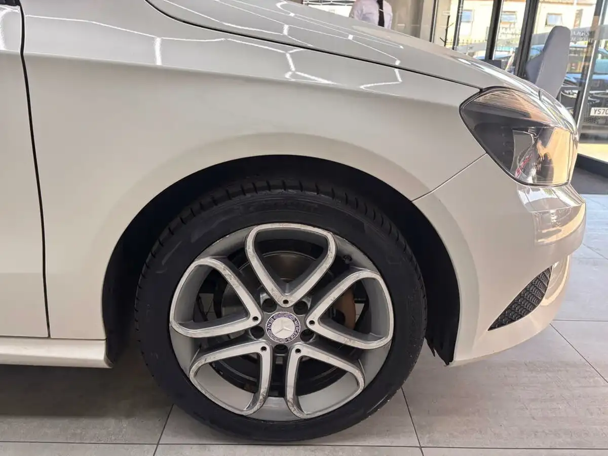 2015-mercedes-benz-a-class-15-cdi-a180-sport-109ps-7g-dct-big-5
