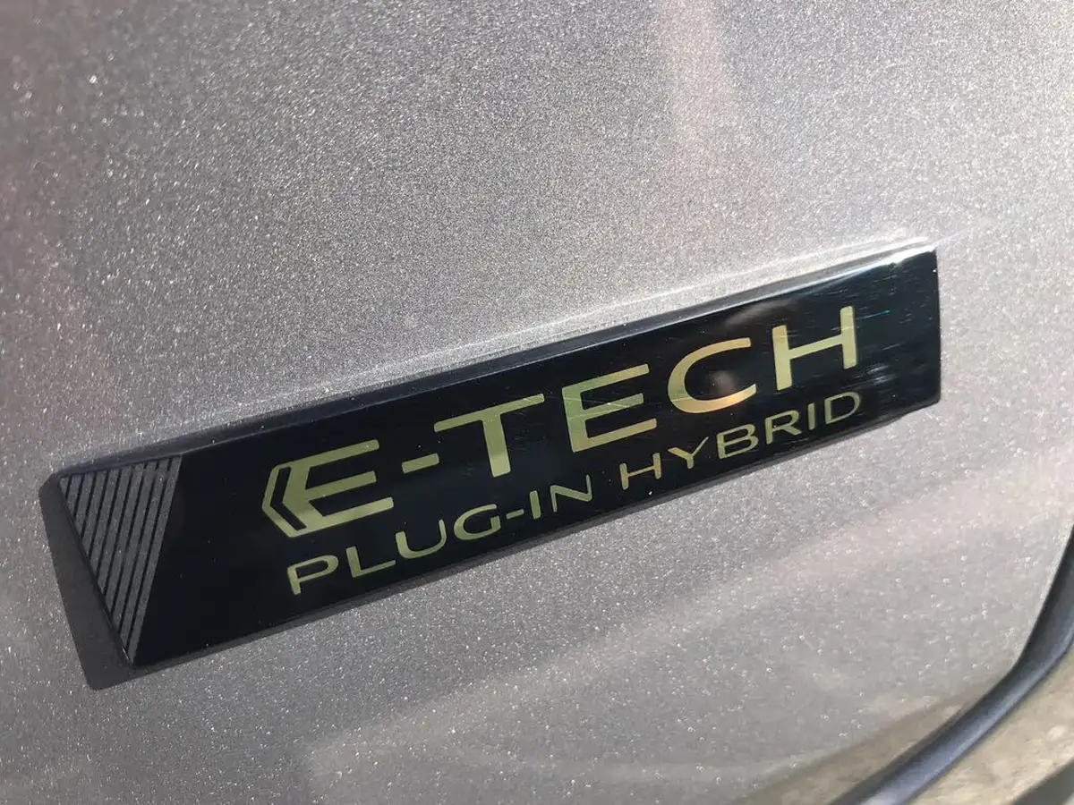 2023-renault-captur-16-e-tech-engineered-160ps-plug-in-big-15