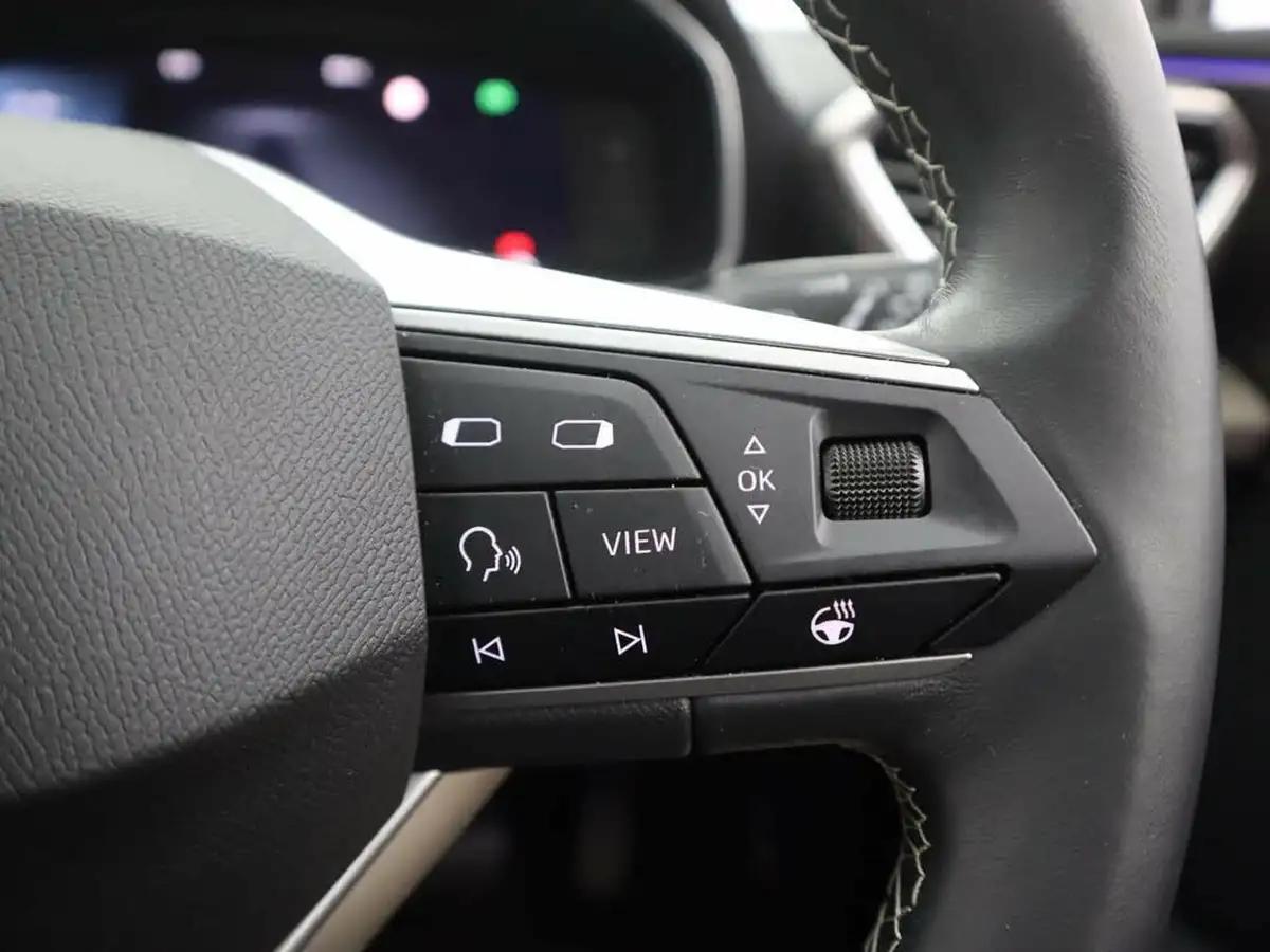 2021-seat-leon-14-e-hybrid-xcellence-lux-hatchback-big-22