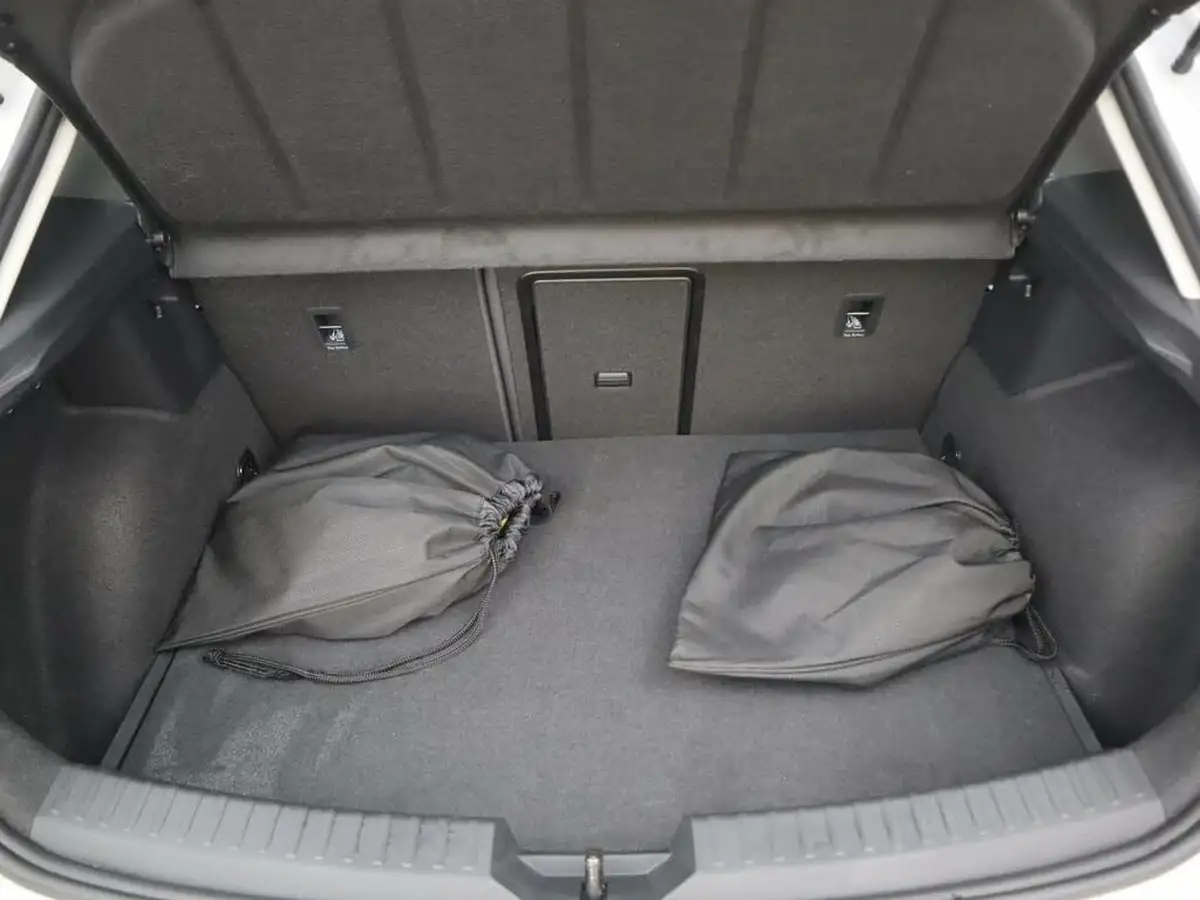 2021-seat-leon-14-e-hybrid-xcellence-lux-hatchback-big-6