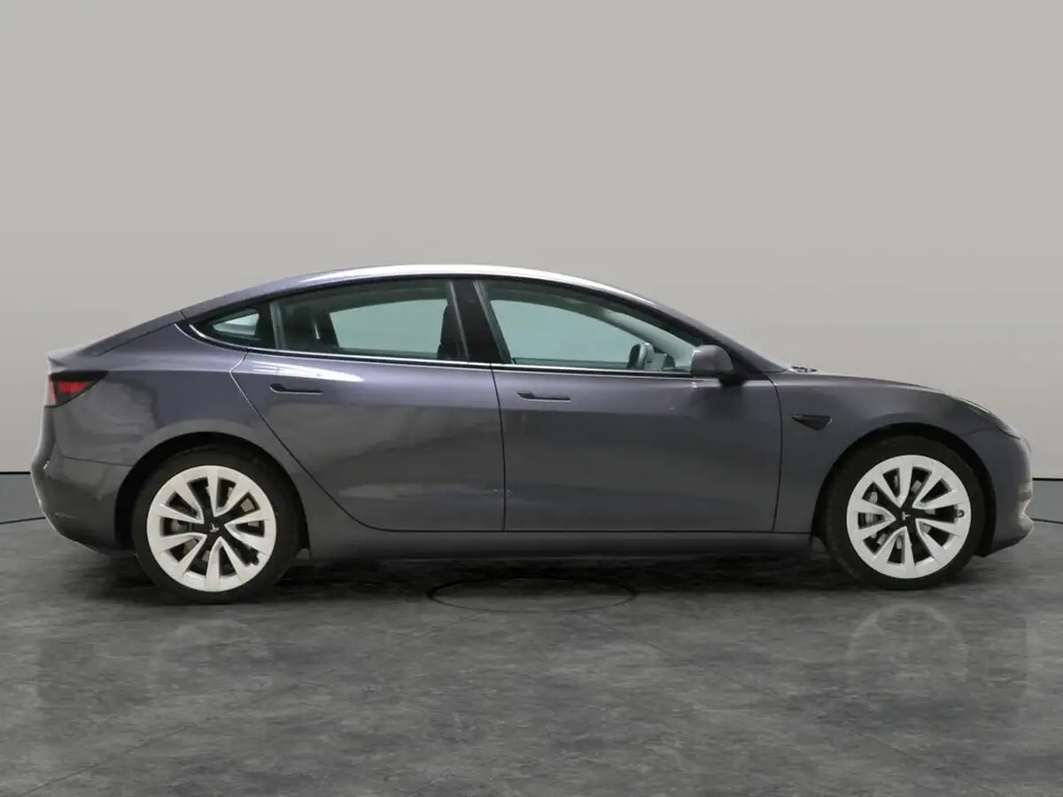 2022-tesla-model-3-e-long-range-big-10