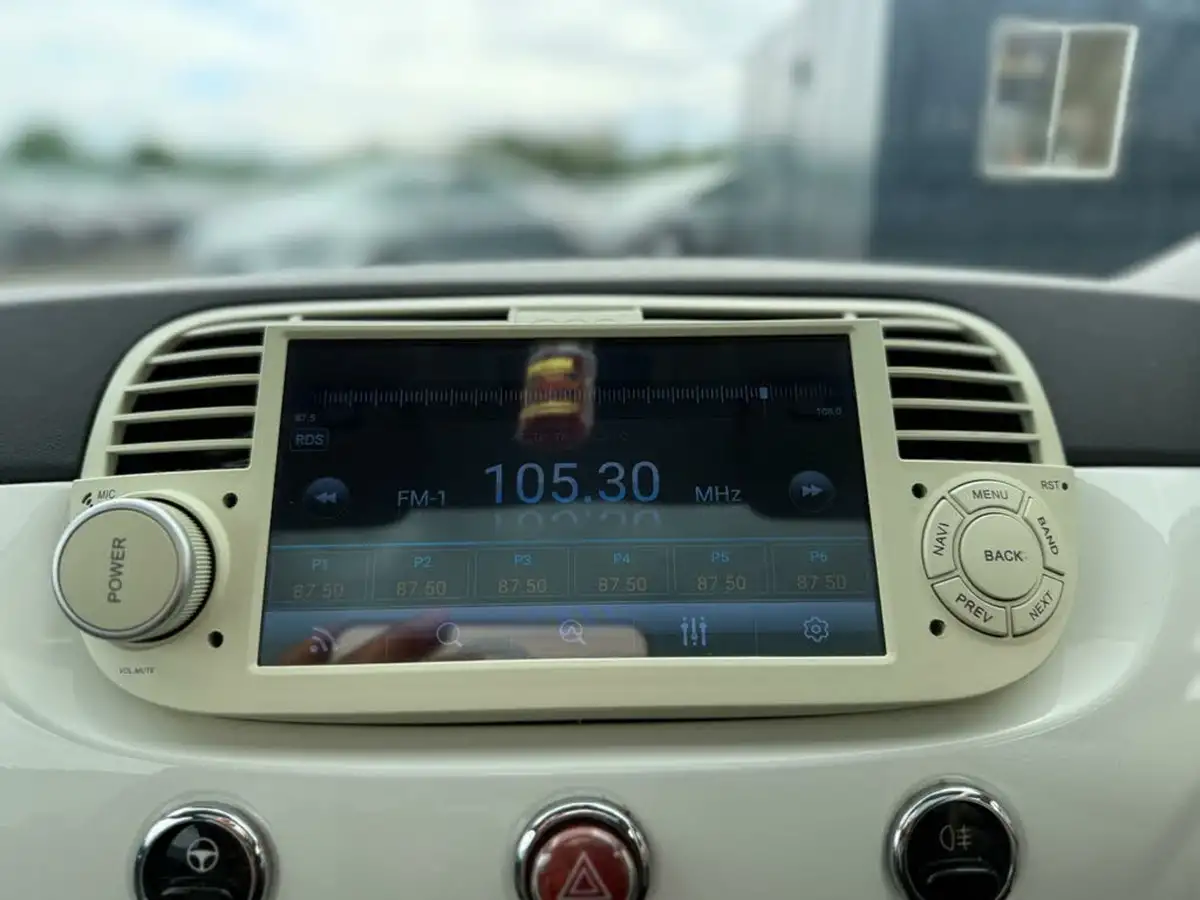 2010-fiat-500-12-lounge-69bhp-big-52