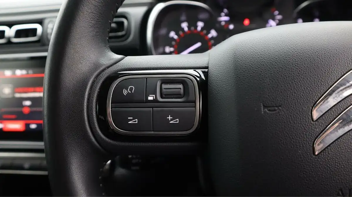 2019-citroen-c3-12-puretech-flair-110ps-ss-eat6-big-23