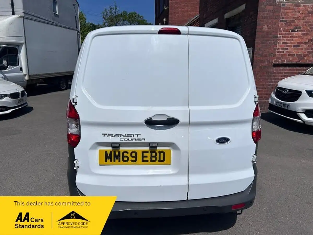 2020-ford-transit-courier-10t-base-ecoboost-big-3