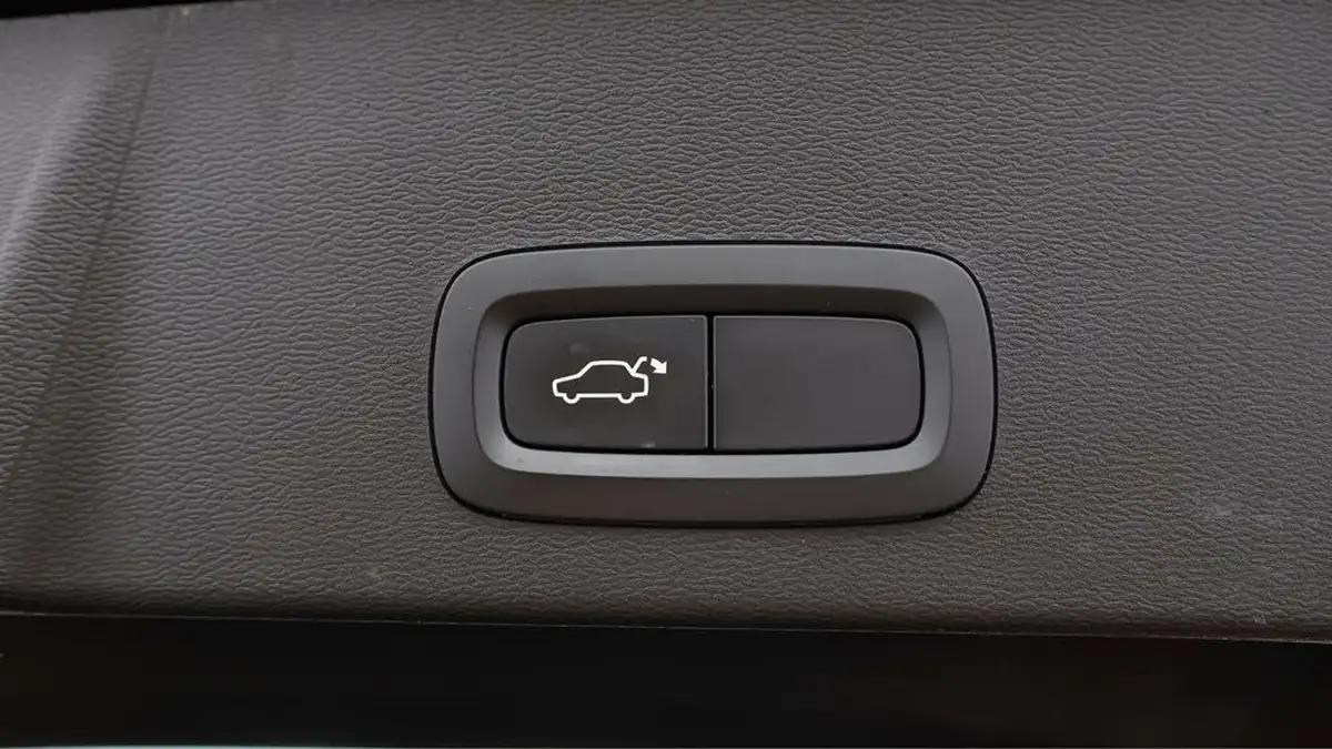 2021-volvo-xc40-15-t3-inscription-pro-163bhp-big-21
