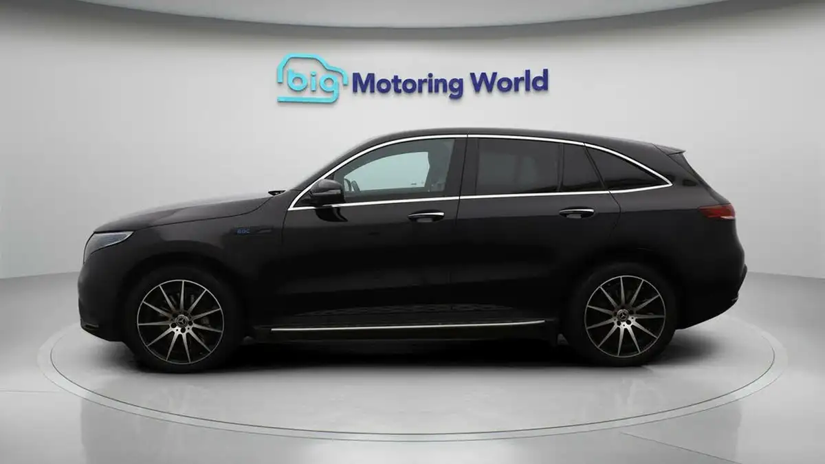 2021-mercedes-benz-eqc-e-eqc-400-amg-line-big-4