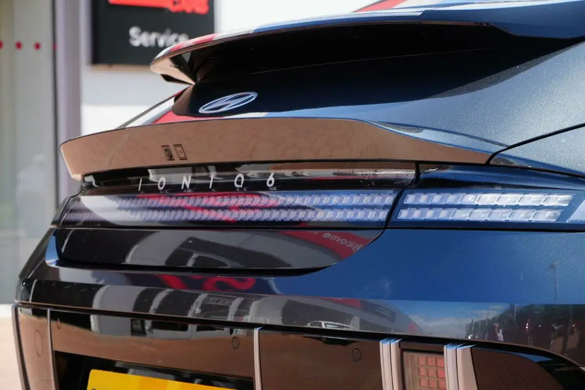 2024-hyundai-ioniq-6-e-ultimate-325ps-dual-motor-awd-big-79
