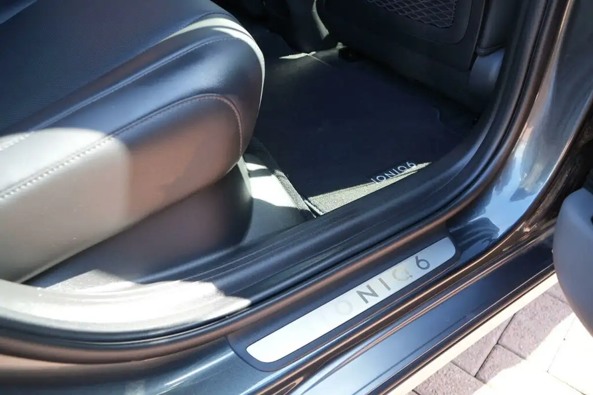 2024-hyundai-ioniq-6-e-ultimate-325ps-dual-motor-awd-big-27