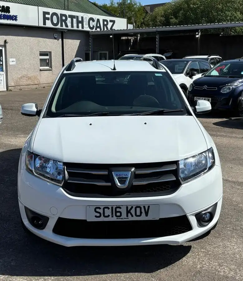 2016-dacia-logan-mcv-09-tce-laureate-big-4