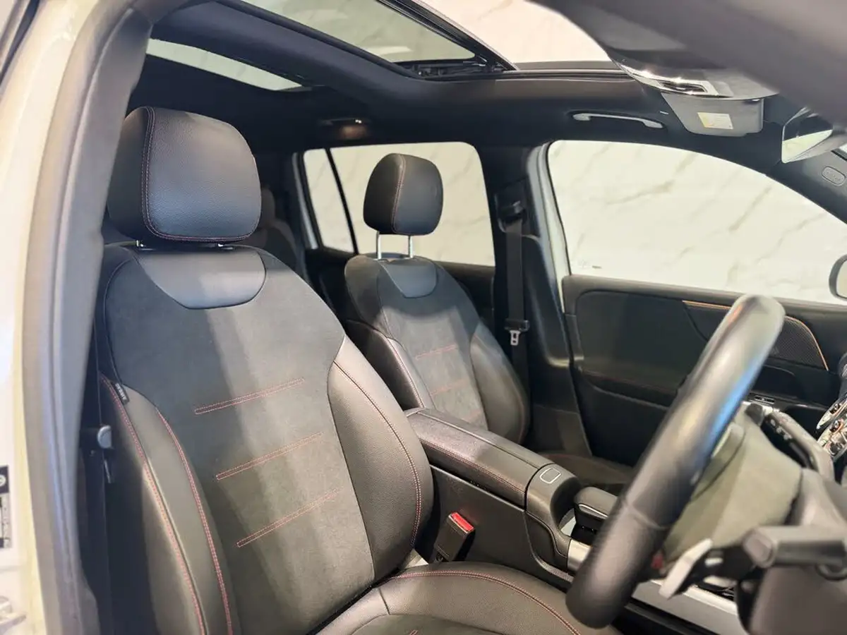 2023-mercedes-benz-glb-class-13-glb200-amg-line-premium-plus-night-edition-big-12