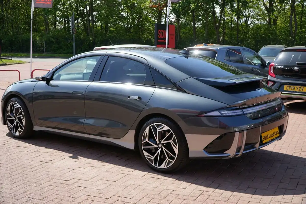 2024-hyundai-ioniq-6-e-ultimate-325ps-dual-motor-awd-big-3