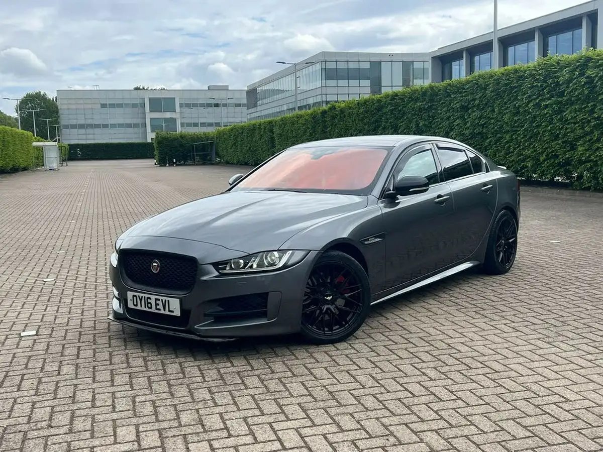2016-jaguar-xe-20i-r-sport-240ps-big-1