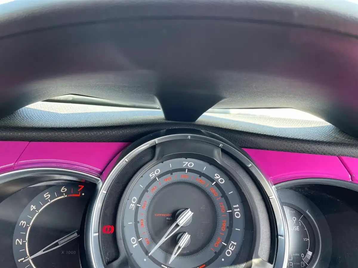 2014-citroen-ds3-16-dstyle-pink-big-13