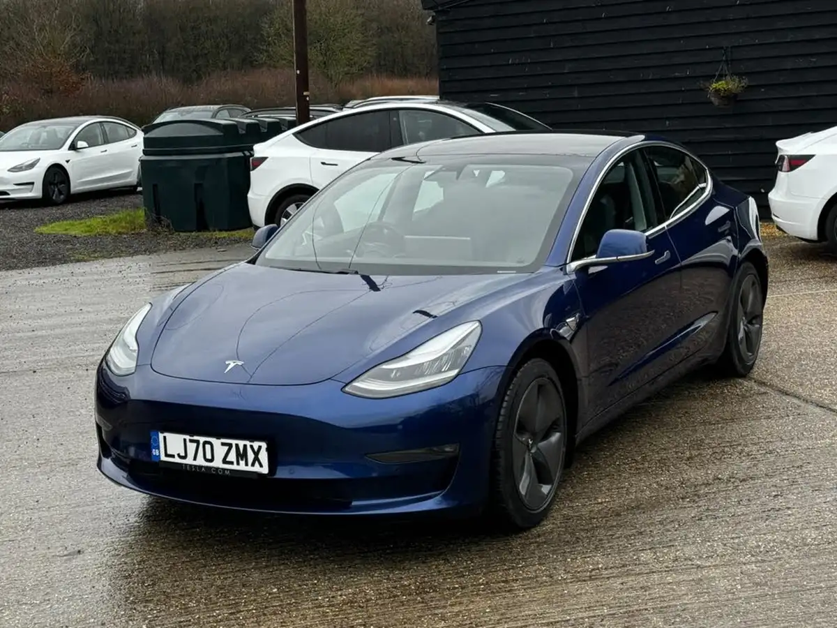 2020-tesla-model-3-e-long-range-big-8