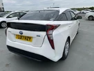 2017-toyota-prius-small-8