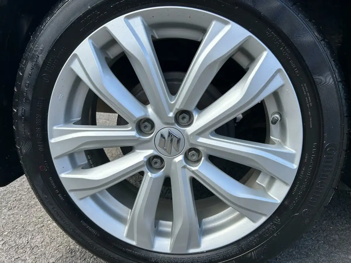 2015-suzuki-swift-12-sz2-3d-big-25