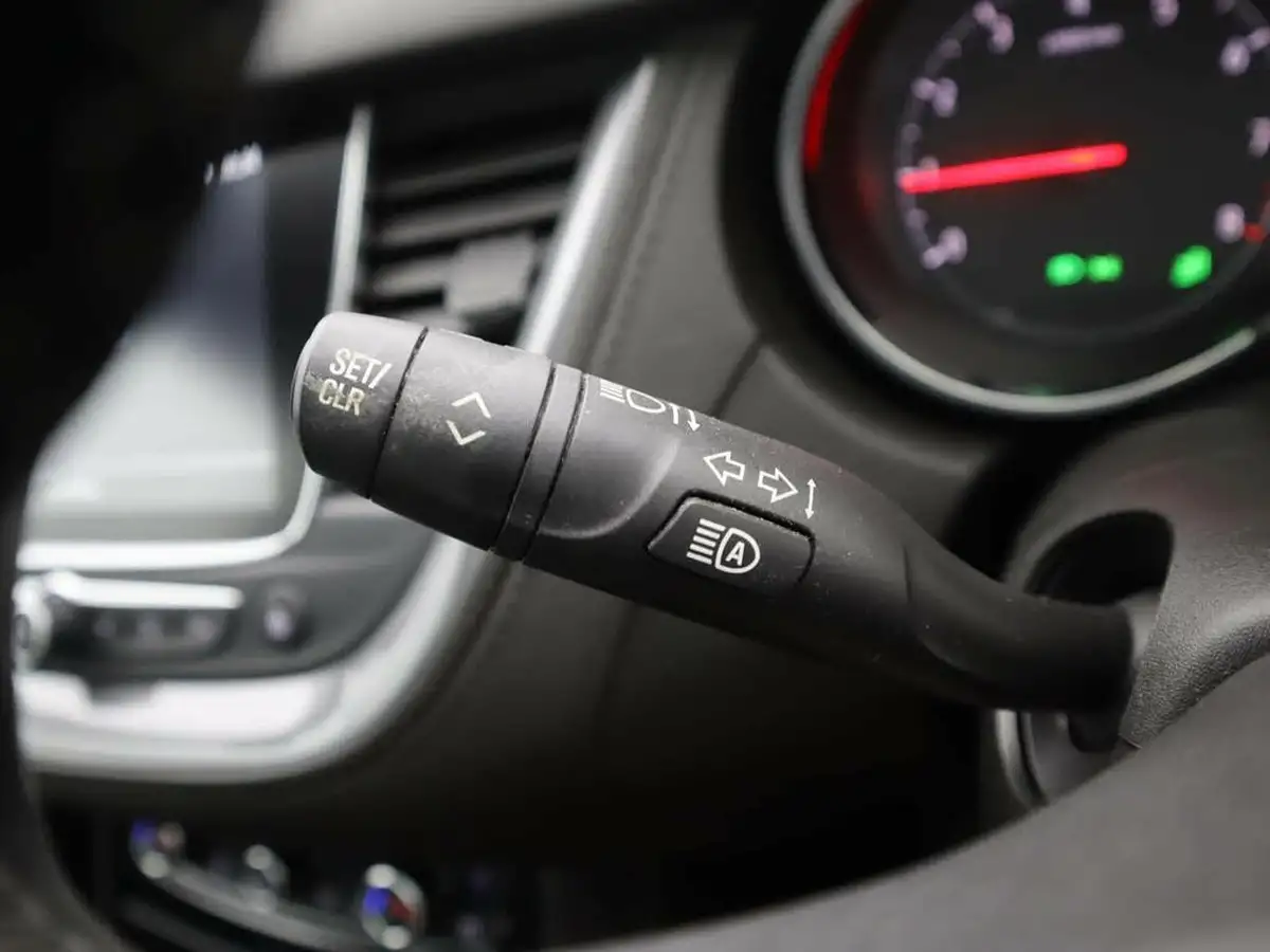 2020-vauxhall-grandland-x-12-elite-nav-big-24