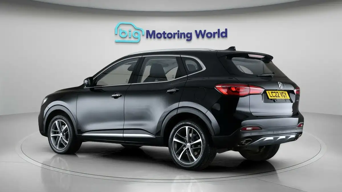 2022-mg-hs-15t-gdi-exclusive-162ps-big-5