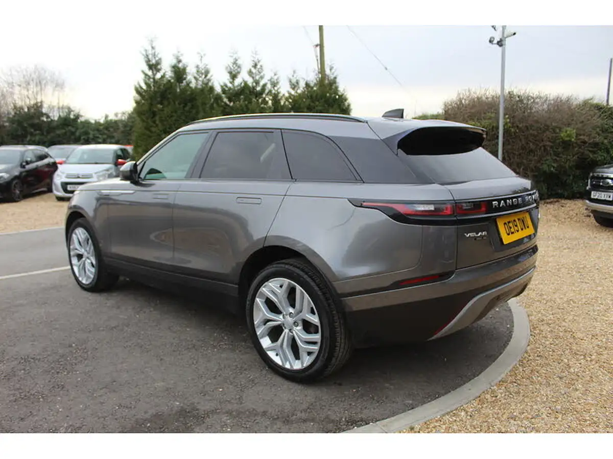 2019-land-rover-range-rover-velar-20-d240-hse-big-5