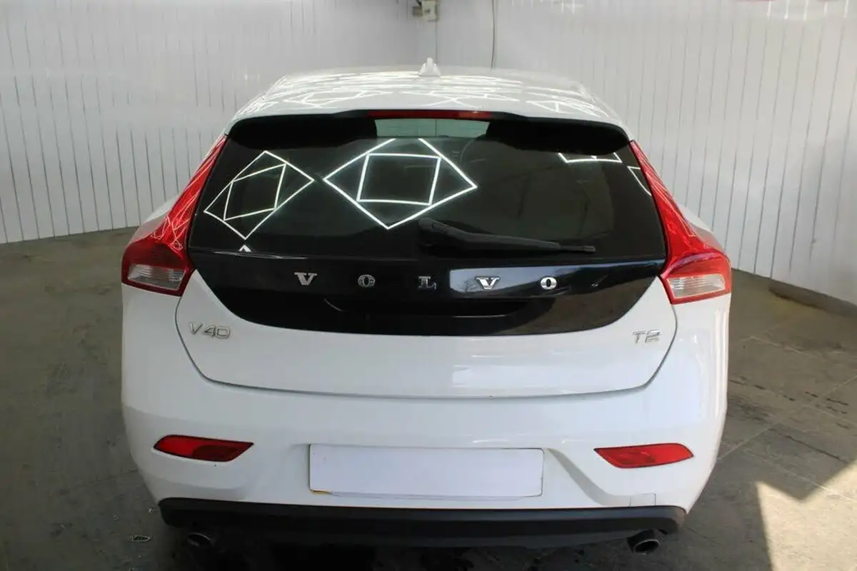 2013-volvo-v40-16-t2-es-big-9