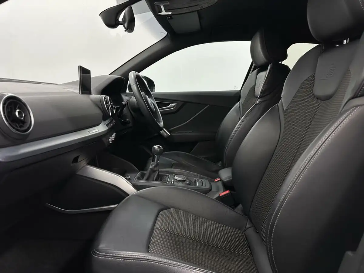 2017-audi-q2-16tdi-s-line-115ps-big-30
