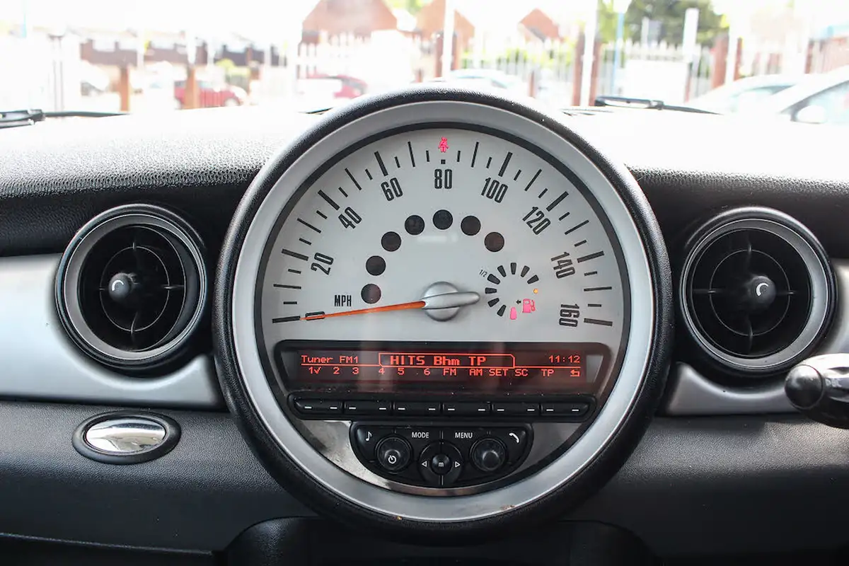 2012-mini-clubman-16-cooper-big-29
