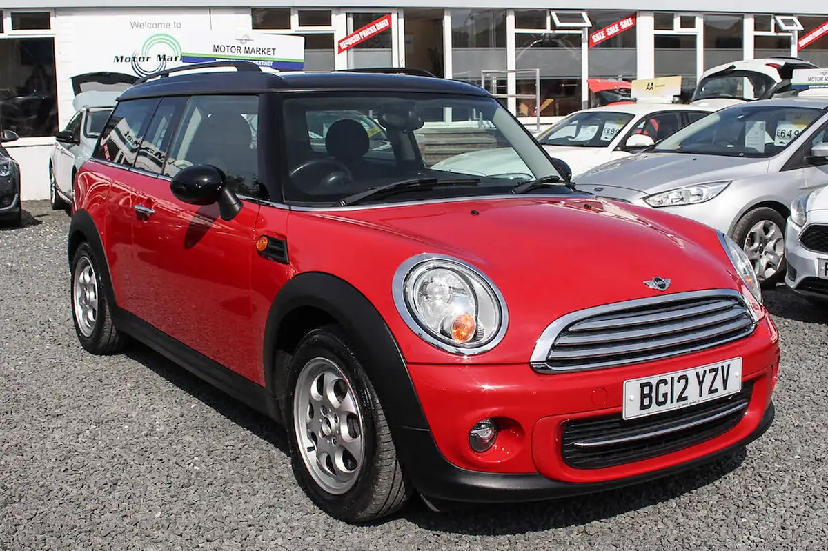 2012-mini-clubman-16-cooper-big-2