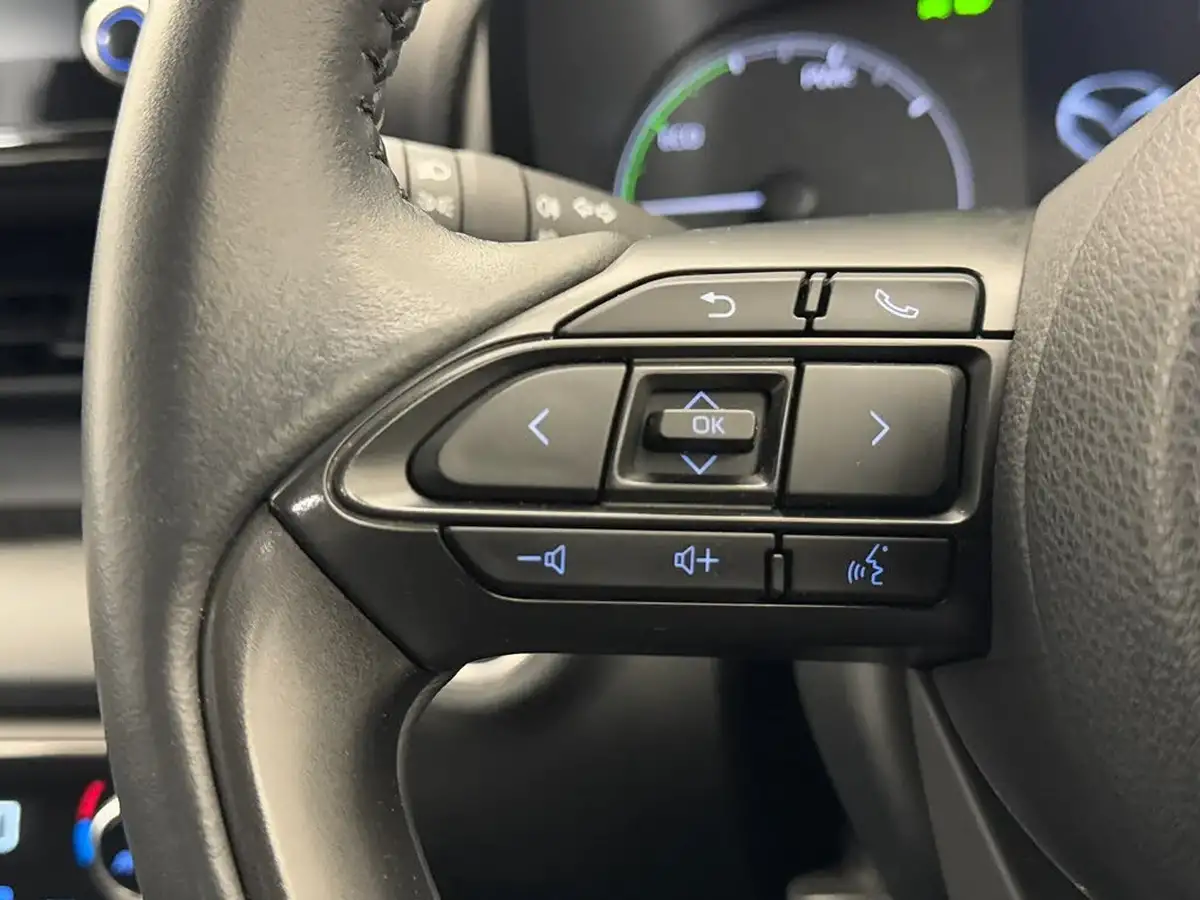 2022-mazda-mazda2-15-agile-big-23