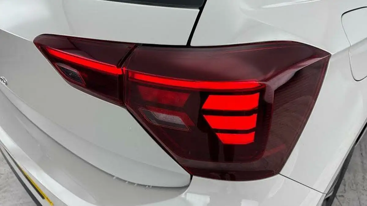 2024-volkswagen-polo-10-tsi-life-big-26