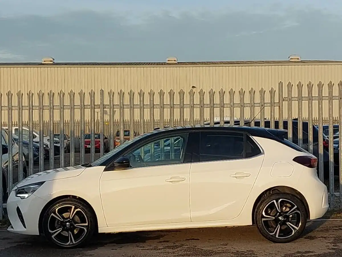 2021-vauxhall-corsa-12-turbo-griffin-edition-big-3